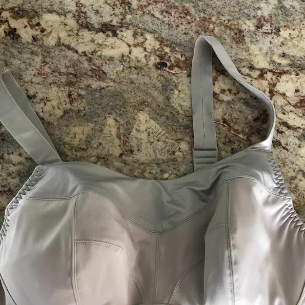 Brooks sports bra 38DD tan